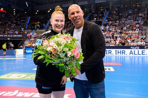 Stuttgart, Germany Womens handball international Germany Hungary Meike Schmelzer Germany , DHB Board Member for Sport Axel Kromer Stuttgart Porsche Arena Baden Württemberg Germany