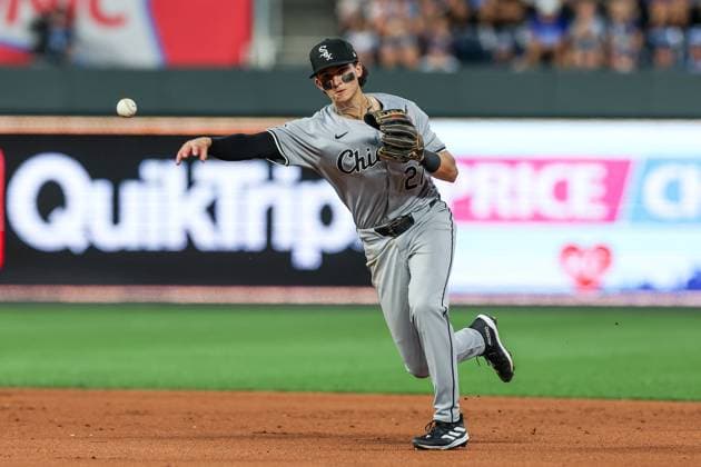July 19, 2024: Chicago White Sox second baseman Brooks Baldwin (27) throws to first for the out on Kansas City Royals third baseman Maikel Garcia (11) during the fifth inning at Kauffman Stadium in Kansas City, MO. CSM Kansas City United States of America - ZUMAc04_ 20240719_zma_c04_014 Copyright: xDavidxSmithx