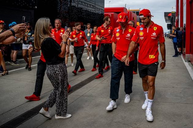 MOGYOROD, HUNGARY: Carlos Sainz, racing for the Ferrari team during the 2024 Formula 1 Hungarian Grand Prix at the Hungaroring in Mogyorod, Hungary
