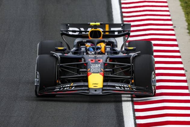 11 PEREZ Sergio (mex), Red Bull Racing RB20, action during the Formula 1 Hungarian Grand Prix 2024, 13th round of the 2024 Formula One World Championship, WM, Weltmeisterschaft from July 19 to 21, 2024 on the Hungaroring, in Mogyorod, Hungary - F1 - HUNGARIAN GRAND PRIX 2024 DPPI Panoramic  240720_R13_UNGHERIA_DP_AV3_7405