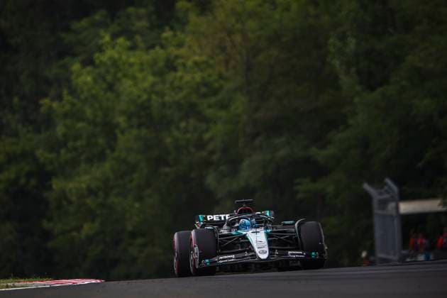 63 RUSSELL George (gbr), Mercedes AMG F1 Team W15, action during the Formula 1 Hungarian Grand Prix 2024, 13th round of the 2024 Formula One World Championship, WM, Weltmeisterschaft from July 19 to 21, 2024 on the Hungaroring, in Mogyorod, Hungary - F1 - HUNGARIAN GRAND PRIX 2024 DPPI Panoramic  240720_R13_UNGHERIA_DP_EA016591