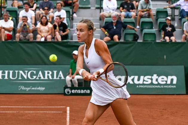 Anna Karolina Schmiedlova (SVK) during the quarter finals match vs. Aliaksandra Sasnovich at the WTA250 Hungarian Gran Prix Tennis on 19th July 2024 at Romai Teniszakademia, Budapest, Hungary  Copyright: xVincenzoxOrlando IPAxSportx xipax xx IPA_48134599 IPA_Agency_IPA48134599