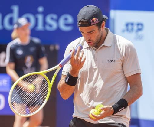 Gstaad: Gstaad Switzerland, 07 20 2024: Matteo Berrettini (ITA) in semi final against Stefanos Tsitsipas (GRE) during EFG Swiss Open. during EFG Swiss Open Gstaad, International Tennis match in Gstaad, Switzerland, July 20 2024 International Tennis match - EFG Swiss Open Gstaad  - ZUMAp169 20240720_zsa_p169_097 Copyright: xPatrickxDancel IPAxSportx