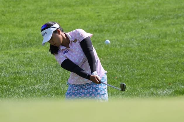 SYLVANIA, OH - JULY 20: Arpichaya Yubol, of Thailand, chips onto the ninth green during the third round of the LPGA, Golf Damen Dana Open on July 20, 2024 at Highland Meadows Golf Club in Sylvania, Ohio. (Photo by Scott W. Grau Icon Sportswire) GOLF: JUL 20 LPGA Dana Open EDITORIAL USE ONLY Icon24072007