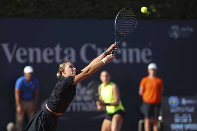 Yana Sizikova in action during Palermo Open Ladies WTA, Tennis Damen 250, International Tennis match in Palermo, Italy, July 20 2024  Copyright: xMassimilianoxCarnabuci IPAxSportx xx IPA_48143785 IPA_Agency_IPA48143785