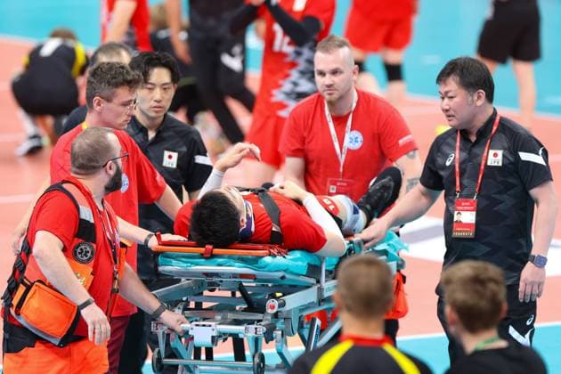 GDANSK 20.07.2024 PRZEDOLIMPIJSKI TURNIEJ TOWARZYSKI SIATKARZY POLSKA - JAPONIA --- PRE-OLYMPIC MENS VOLLEYBALL FRIENDLY TOURNAMENT IN GDANSK: POLAND- JAPAN KENTARO TAKAHASHI KONTUZJA INJURY FOT. ANNA KLEPACZKO FOTOPYK NEWSPIX.PL --- Newspix.pl POLAND OUT!  240720LUM154