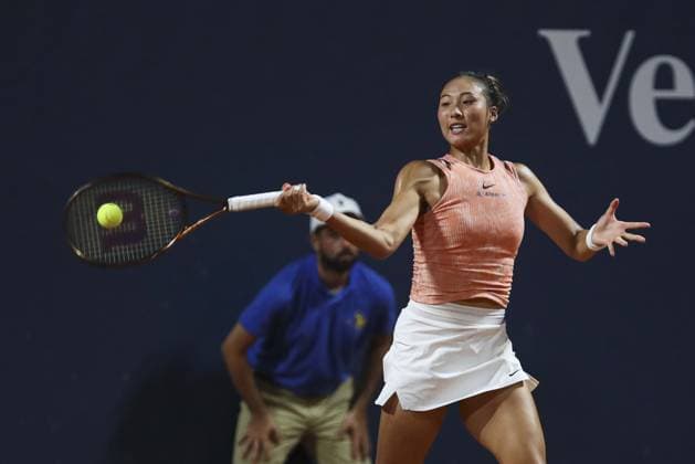 Palermo: Zheng Qinwen in action during Palermo Open Ladies WTA, Tennis Damen 250, International Tennis match in Palermo, Italy, July 20 2024 International Tennis match - Palermo Open Ladies WTA 250  - ZUMAp169 20240720_zsa_p169_881 Copyright: xMassimilianoxCarnabuci IPAxSportx
