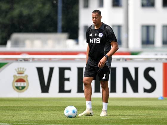 Gelsenkirchen, Germany,19 07 24 Goalkeeper coach Stefan Loboue FC Schalke 04 looks on during the test match between FC Schalke 04 and FC Utrecht at training ground on July 19 2024 in Gelsenkirchen Photo by Ralf Treese DeFodi Images Gelsenkirchen, Germany 19 07 24 Goalkeeper coach Stefan Loboue FC Schalke 04 looks on during the test match between FC Schalke 04 and FC Utrecht at training ground on July 19 2024 in Gelsenkirchen Photo by Ralf Treese DeFodi Images Defodi 521 S04FCU20240719 059 Defodi-521
