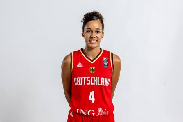 Basketball Berlin 18.07.2024 Nationalmannschaft der Frauen DBB Mediaday Laura Zolper (Deutschland, No.04) *** Basketball Berlin 18 07 2024 Womens national team DBB Mediaday Laura Zolper Germany, No 04