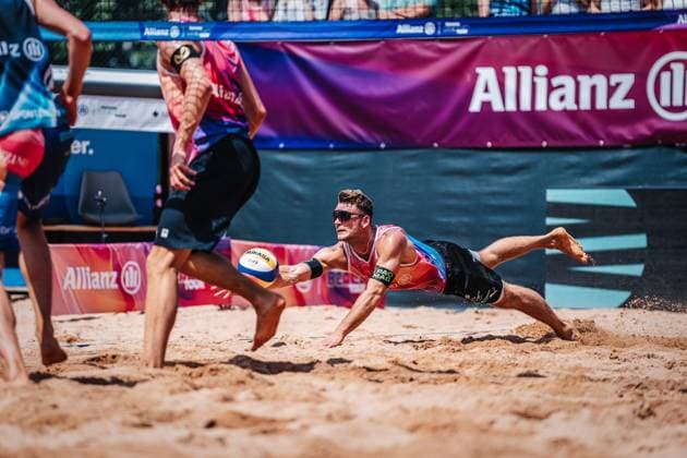 Beach volleyball men German Beach Tour 2024 Tourstop Munich 21 07 2024 Daniel Kirchner jumps for the ball Munich Central University Sports Beach Bavaria Germany