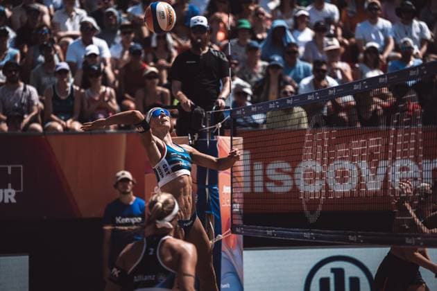 Beach volleyball men German Beach Tour 2024 Tourstop Munich 21 07 2024 Sandra Ittlinger at the attack Munich Central University Sports Beach Bavaria Germany