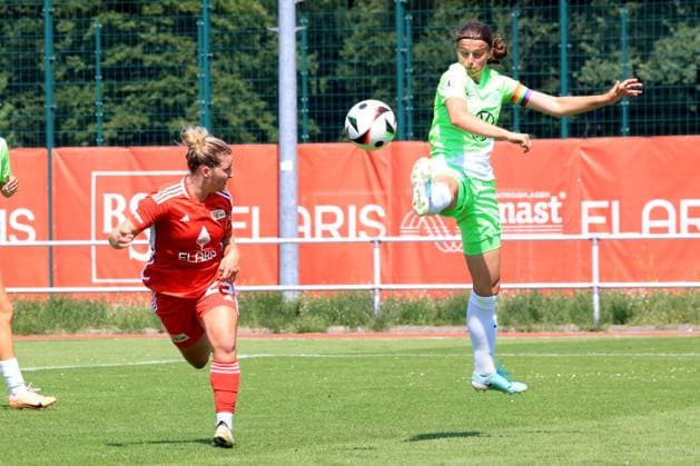 DEU, 2 BL, Frauen, 1 FC Union vs , 21 07 2024, Stadion Alte Foersterei, Berlin, DEU, 2 BL, Frauen, 1 FC Union vs , im Bild Dina Orschmannin 1 FC Union Berlin 25 , Maria Agatha Jonietz Wolfsburg II 5 DFL regulations prohibit any use of Photographs as image sequences and or quasi video Foto Juergen Engler nordphoto GmbH nordphotoxGmbHx xEngler nph00076