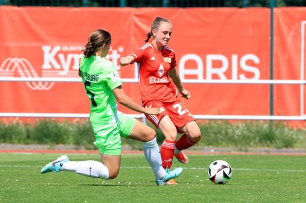 DEU, 2 BL, Frauen, 1 FC Union vs , 21 07 2024, Stadion Alte Foersterei, Berlin, DEU, 2 BL, Frauen, 1 FC Union vs , im Bild Pia Metzker 1 FC Union Berlin 23 , Maria Agatha Jonietz Wolfsburg II 5 DFL regulations prohibit any use of Photographs as image sequences and or quasi video Foto Juergen Engler nordphoto GmbH nordphotoxGmbHx xEngler nph00076