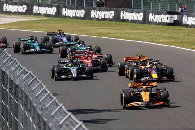 Start, 81 Oscar Piastri AUS, McLaren Formula 1 Team , 44 Lewis Hamilton GBR, Mercedes AMG Petronas F1 Team , 1 Max Verstappen NLD, Oracle Red Bull Racing , 4 Lando Norris GBR, McLaren Formula 1 Team , F1 Grand Prix of Hungary at Hungaroring on July 21, 2024 in Budapest, Hungary Photo by HOCH ZWEI Budapest Hungary