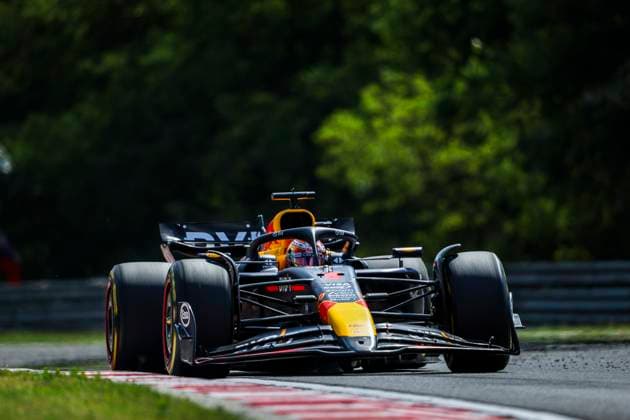 01 VERSTAPPEN Max (nld), Red Bull Racing RB20, action during the Formula 1 Hungarian Grand Prix 2024, 13th round of the 2024 Formula One World Championship, WM, Weltmeisterschaft from July 19 to 21, 2024 on the Hungaroring, in Mogyorod, Hungary - F1 - HUNGARIAN GRAND PRIX 2024 DPPI Panoramic  240721_R13_UNGHERIA_DP_AV3_1951