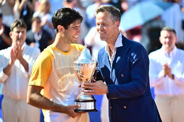 BASTAD 20240721 Portugals Nuno Borges receives the trophy from Magnus Norman after winning Sundays mens singles final against Spains Rafael Nadal at the Nordea Open in Bastad BASTAD SWEDEN x9200x  Copyright: xBjörnxLarssonxRosvall TTx NORDEA OPEN BASTAD FINAL