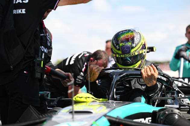 July 21, 2024, Budapest, Budapest, Hungary: Lewis Hamilton gets in his Mercedes F1 car on the Starting Grid before the feature race of the 2024 Formula 1 Hungarian Grand Prix held on the Hungaroring. Budapest Hungary - ZUMAs291 20240721_zip_s291_017 Copyright: xBalintxSzentgallayx
