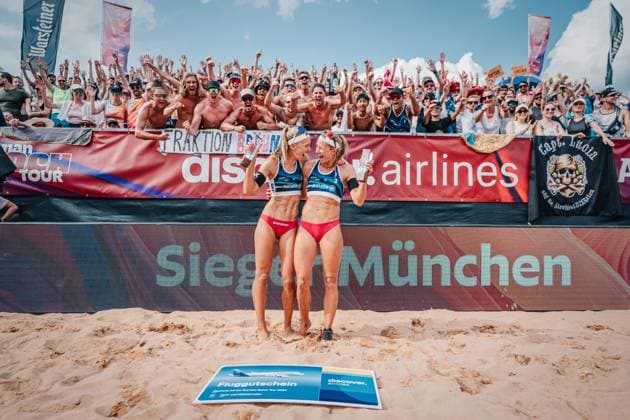 Beach volleyball women German Beach Tour 2024 Tourstop Munich 21 07 2024 v l Sandra Ittlinger and Kim van de Velde win the tournament in Munich Munich Central University Sports Beach Bavaria Germany