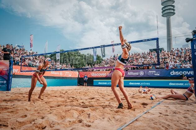 Beach volleyball women German Beach Tour 2024 Tourstop Munich 21 07 2024 v l Sandra Ittlinger and Kim van de Velde win the tournament in Munich Munich Central University Sports Beach Bavaria Germany
