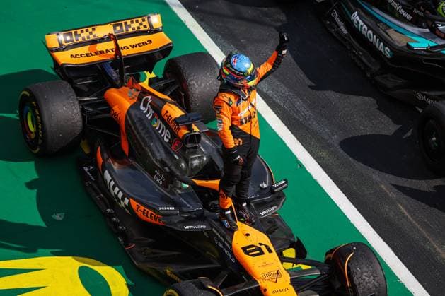PIASTRI Oscar (aus), McLaren F1 Team MCL38, portrait celebrating his first win during the Formula 1 Hungarian Grand Prix 2024, 13th round of the 2024 Formula One World Championship, WM, Weltmeisterschaft from July 19 to 21, 2024 on the Hungaroring, in Mogyorod, Hungary - F1 - HUNGARIAN GRAND PRIX 2024 DPPI Panoramic  240721_R13_UNGHERIA_DP_AV3_3565