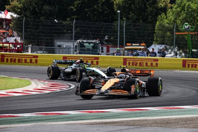 04 NORRIS Lando (gbr), McLaren F1 Team MCL38, action 44 HAMILTON Lewis (gbr), Mercedes AMG F1 Team W15, action during the Formula 1 Hungarian Grand Prix 2024, 13th round of the 2024 Formula One World Championship, WM, Weltmeisterschaft from July 19 to 21, 2024 on the Hungaroring, in Mogyorod, Hungary - F1 - HUNGARIAN GRAND PRIX 2024 DPPI Panoramic  240721_R13_UNGHERIA_DP_XB3_9056