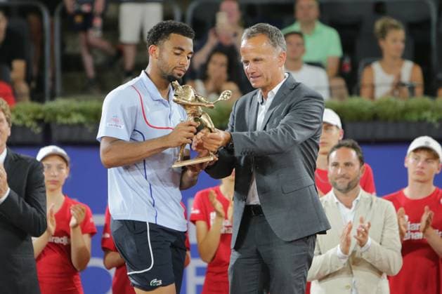 Tennis Men ATP, Tennis Men Tour 500 European Open Hamburg, Hamburg Open ATP 500 2024 , 21 07 2024 , Final , Arthur Fils FRA receives his trophy from Mr. Christorph Holstein Copyright: FernandoxSoares