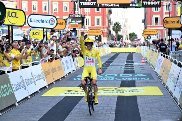 ArrivÃ e historique de la 111eme Ã dition du Tour de France cycliste sur la place MassÃ na Ã Nice Tadej Pogacar durant l arrivÃ e historique de la 111eme Ã dition du Tour de France cycliste sur la place MassÃ na Ã Nice, le 21 juillet 2024. C est la premiere fois que la Grande Boucle ne se termine pas Ã Paris, l organisation des J.O. ne permettant pas aux coureurs de rouler dans les rues parisiennes. Ce Tour a Ã tÃ remportÃ pour la troisieme fois par le Slovene Tadej Pogacar, UAE Team Emirates avec une sixieme victoire d Ã tape, en s imposant au contre-la-montre final, Monaco - Nice. Bruno Bebert Bestimage Final stage of the 2024 Tour de France cycling race, an individual time trial from Monaco to Nice, France (33,7 km) on Sunday 21 July 2024. The 111th edition of the Tour de France starts on Saturday 29 June and will finish in Nice, France on 21 July. Nice France  Copyright: xBrunoxBebertx xBestimagexBrunoxBebertx xBestimagex