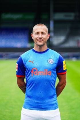 Lewis Holtby Holstein Kiel 10 GER, Holstein Kiel, Bundesliga, Portraettermin 2024 2025 GER, Holstein Kiel, Bundesliga, Portraettermin 2024 2025 Kiel Copyright: xEibner-Pressefoto MarcelxvonxFehrnx EP_MFN