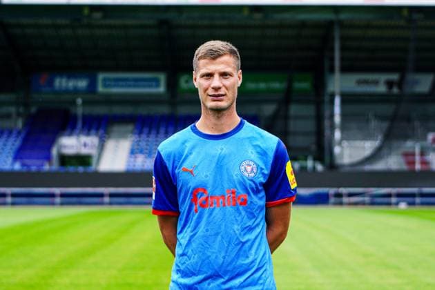 Patrick Erras Holstein Kiel 4 GER, Holstein Kiel, Bundesliga, Portraettermin 2024 2025 GER, Holstein Kiel, Bundesliga, Portraettermin 2024 2025 Kiel Copyright: xEibner-Pressefoto MarcelxvonxFehrnx EP_MFN