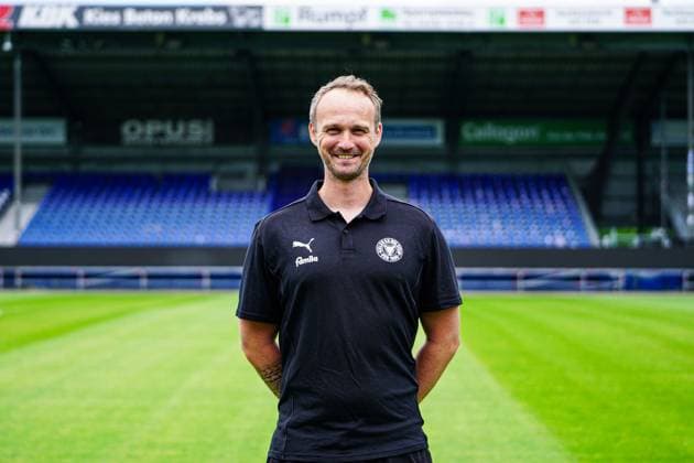 Timm Pfluegler Holstein Kiel Physiotherapist GER, Holstein Kiel, Bundesliga, Portraettermin 2024 2025 GER, Holstein Kiel, Bundesliga, Portraettermin 2024 2025 Kiel Copyright: xEibner-Pressefoto MarcelxvonxFehrnx EP_MFN