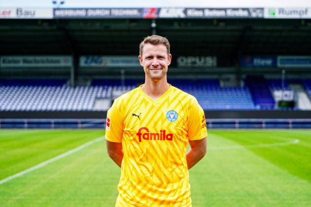 Thomas Daehne Holstein Kiel 21 GER, Holstein Kiel, Bundesliga, Portraettermin 2024 2025 GER, Holstein Kiel, Bundesliga, Portraettermin 2024 2025 Kiel Copyright: xEibner-Pressefoto MarcelxvonxFehrnx EP_MFN