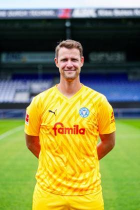 Thomas Daehne Holstein Kiel 21 GER, Holstein Kiel, Bundesliga, Portraettermin 2024 2025 GER, Holstein Kiel, Bundesliga, Portraettermin 2024 2025 Kiel Copyright: xEibner-Pressefoto MarcelxvonxFehrnx EP_MFN