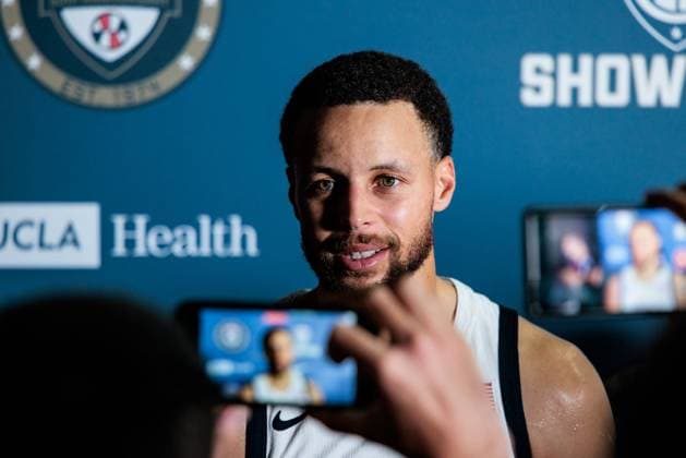 USA Basketball Showcase: USA - Deutschland; 22.07.2024 Stephen Curry (USA, 4) in der Mixed Zone USA Basketball Showcase: USA - Deutschland; The O2 Arena, London am 22.07.2024 *** USA Basketball Showcase USA Germany 22 07 2024 Stephen Curry USA, 4 in the Mixed Zone USA Basketball Showcase USA Germany The O2 Arena, London on 22 07 2024 Copyright: xBEAUTIFULxSPORTS Wunderlx