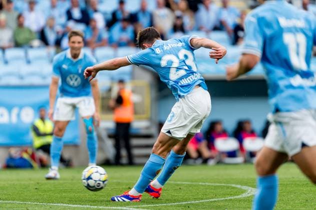 240723 Lasse Berg Johnsen of Malmö FF during the UEFA Champions League football match between Malmö FF and Klaksvik on July 23, 2024 in Malmö Photo Christian Örnberg BILDBYRAN COP 166 CO0443 fotboll football soccer fotball champions league malmö ff klaksvik bbeng q2 bbauto  Copyright: CHRISTIANxÖRNBERG BB240723CO054