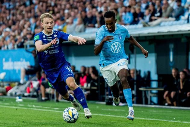 240723 Joannes Danielsen of Klaksvik and Taha Abdi Ali of Malmö FF during the UEFA Champions League football match between Malmö FF and Klaksvik on July 23, 2024 in Malmö Photo Christian Örnberg BILDBYRAN COP 166 CO0443 fotboll football soccer fotball champions league malmö ff klaksvik bbeng q2 bbauto  Copyright: CHRISTIANxÖRNBERG BB240723CO071