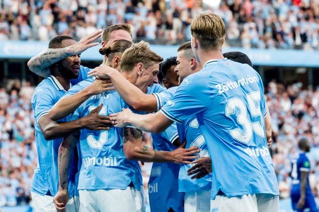 240723 Soren Rieks of Malmö FF celebrates the 4 1 goal during the UEFA Champions League football match between Malmö FF and Klaksvik on July 23, 2024 in Malmö Photo Christian Örnberg BILDBYRAN COP 166 CO0443 fotboll football soccer fotball champions league malmö ff klaksvik bbeng q2 bbauto jubel  Copyright: CHRISTIANxÖRNBERG BB240723CO074