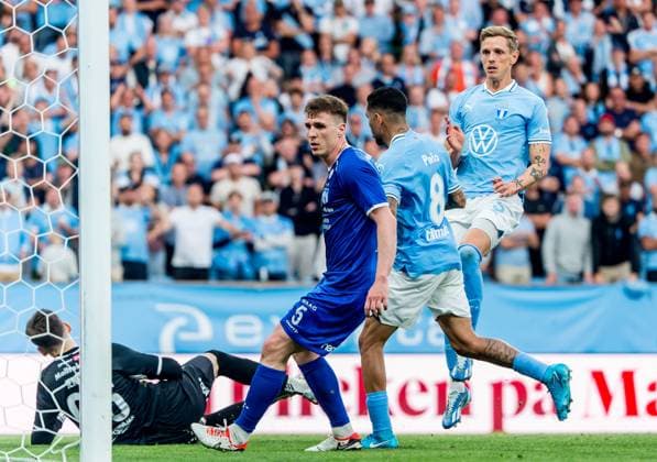 240723 Soren Rieks of Malmö FF scores the 4 1 goal behind goalkeeper Mark Fabricius Jensen and Deni Pavlovic of Klaksvik during the UEFA Champions League football match between Malmö FF and Klaksvik on July 23, 2024 in Malmö Photo Christian Örnberg BILDBYRAN COP 166 CO0443 fotboll football soccer fotball champions league malmö ff klaksvik bbeng q2 jubel depp  Copyright: CHRISTIANxÖRNBERG BB240723CO078