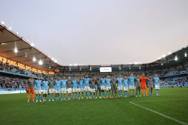 MALMÖ, SWEDEN 20240723 Malmö players celebrate and thank the public after the 4 1 victory in Tuesdays Champions League qualifying football match between Malmö FF and KÃ Klaksvik at Eleda stadium MALMÖ SWEDEN x11830x  Copyright: xAndersxBjurö TTx CL-KVAL MALMÖ-KLAKSVIK