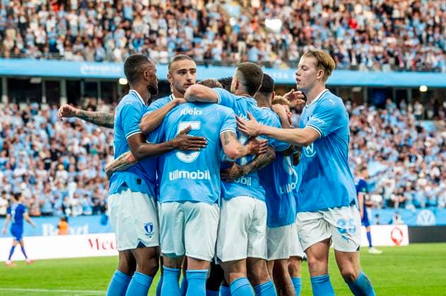 240723 Players of Malmö FF celebrates during the UEFA Champions League football match between Malmö FF and Klaksvik on July 23, 2024 in Malmö Photo Christian Örnberg BILDBYRAN COP 166 CO0443 fotboll football soccer fotball champions league malmö ff klaksvik bbeng q2  Copyright: CHRISTIANxÖRNBERG BB240723CO118