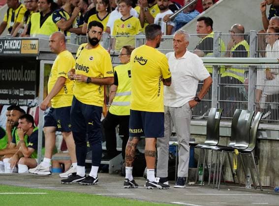 Anton Geisser 23 07 2024 Thun Switzerland Football Men 2024 2025 Qualification UEFA Champions League FC Lugano Fenerbahce SK Istanbul Picture Coach Jose Mourinho New signing In conversation with coach Staff Action