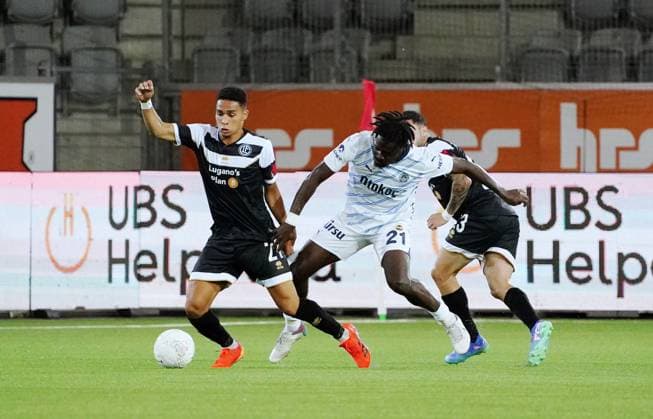 Anton Geisser 23 07 2024 Thun Switzerland Football Men 2024 2025 Qualification UEFA Champions League FC Lugano Fenerbahce SK Istanbul Picture Cimignani FC Lugano vs Yanis Bright Osayi Samuel r Fenerbahce SK Action duel