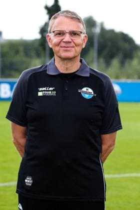 Team doctor Dr Lutz Mahlke, SC Paderborn 2 Football Bundesliga portrait appointment 2 BL 2024 2025 official photo appointment SC Paderborn in the training and youth performance center portrait, portrait, single image, Germany, football, men, GER, 23 07 2024 Christian Schroedter