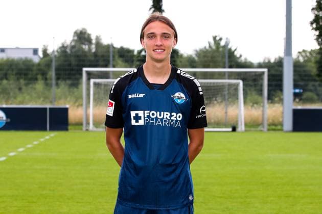 Luis Engelns, SC Paderborn 2 Football Bundesliga portrait appointment 2 BL 2024 2025 official photo appointment SC Paderborn in the training and youth performance center portrait, portrait, single image, Germany, football, men, GER, 23 07 2024 Christian Schroedter