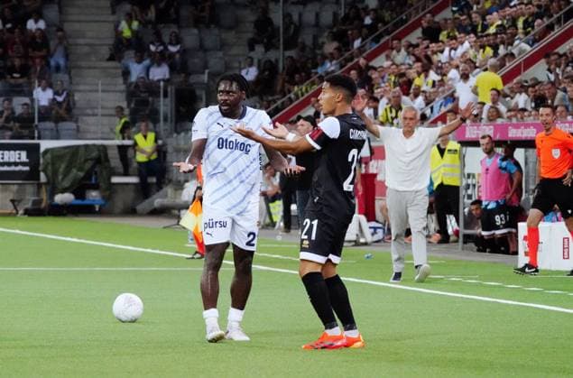 Anton Geisser 23 07 2024 Thun Switzerland Football Men 2024 2025 Qualification UEFA Champions League FC Lugano Fenerbahce SK Istanbul Picture Bright Osayi Samuel Fenerbahce SK vs Yanis Cimignani FC Lugano r tackle action
