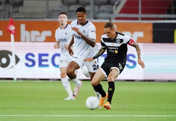 Anton Geisser 23 07 2024 Thun Switzerland Football Men 2024 2025 Qualification UEFA Champions League FC Lugano Fenerbahce SK Istanbul Picture Jayden Oosterwolde Fenerbahce SK vs Mattia Bottani FC ugano duel action