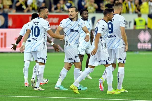 Dusan Tadic, re Ã‡aglar Söyüncü, FB, cheers, FC Lugano Fenerbahce SK, Champions League qualification, football, 23 07 2024