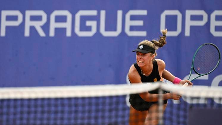 Polish tennis player Magdalena Frech (pictured) in action against Anhelina Kalinina from Ukraine during the WTA, Tennis Damen women s tennis tournament Livesport Prague Open 2024, in Prague, Czech Republic, on July 24, 2024. (CTKxPhoto MichalxKamaryt) CTKPhotoP2024072404001  CTKPhotoP2024072404001