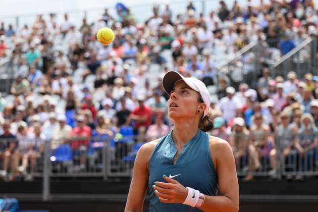 Bulgarian tennis player Viktoriya Tomova (pictured) in action against Magda Linette from Poland during the WTA, Tennis Damen women s tennis tournament Livesport Prague Open 2024, in Prague, Czech Republic, on July 24, 2024. (CTKxPhoto MichalxKamaryt) CTKPhotoP2024072405253  CTKPhotoP2024072405253