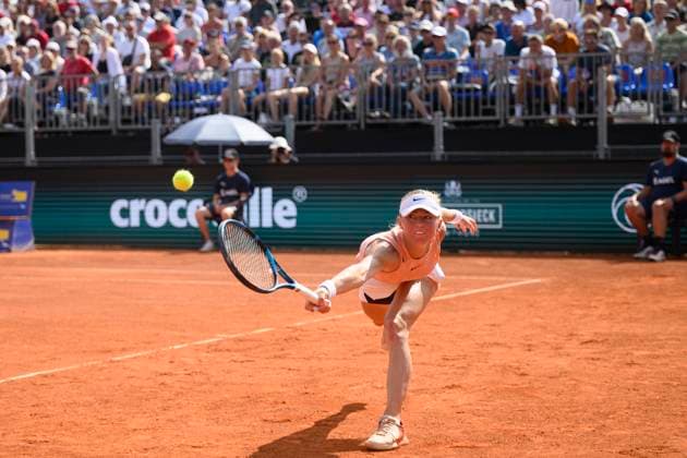 Czech Laura Samson (pictured) in action against Russian player Oksana Selekhmeteva during the WTA, Tennis Damen women s tennis tournament Livesport Prague Open 2024, in Prague, Czech Republic, on July 24, 2024. (CTKxPhoto MichalxKamaryt) CTKPhotoP2024072406718  CTKPhotoP2024072406718