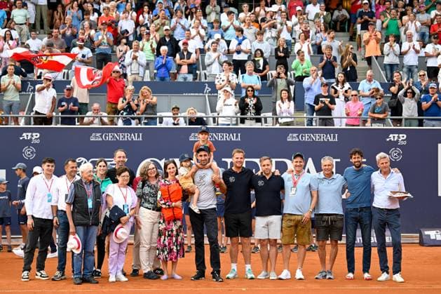 TENNIS - ATP, Tennis Herren Generali Open 2024 KITZBUEHEL,AUSTRIA,24.JUL.24 - TENNIS - ATP World Tour, Generali Open. Image shows Philipp Oswald (AUT), with family and friends.  GEPAxpictures xDanielxSchoenherr